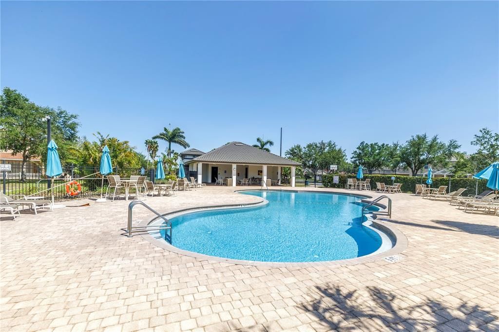 На продажу: $399,900 (4 спален, 2 ванн, 1846 Квадратных фут)