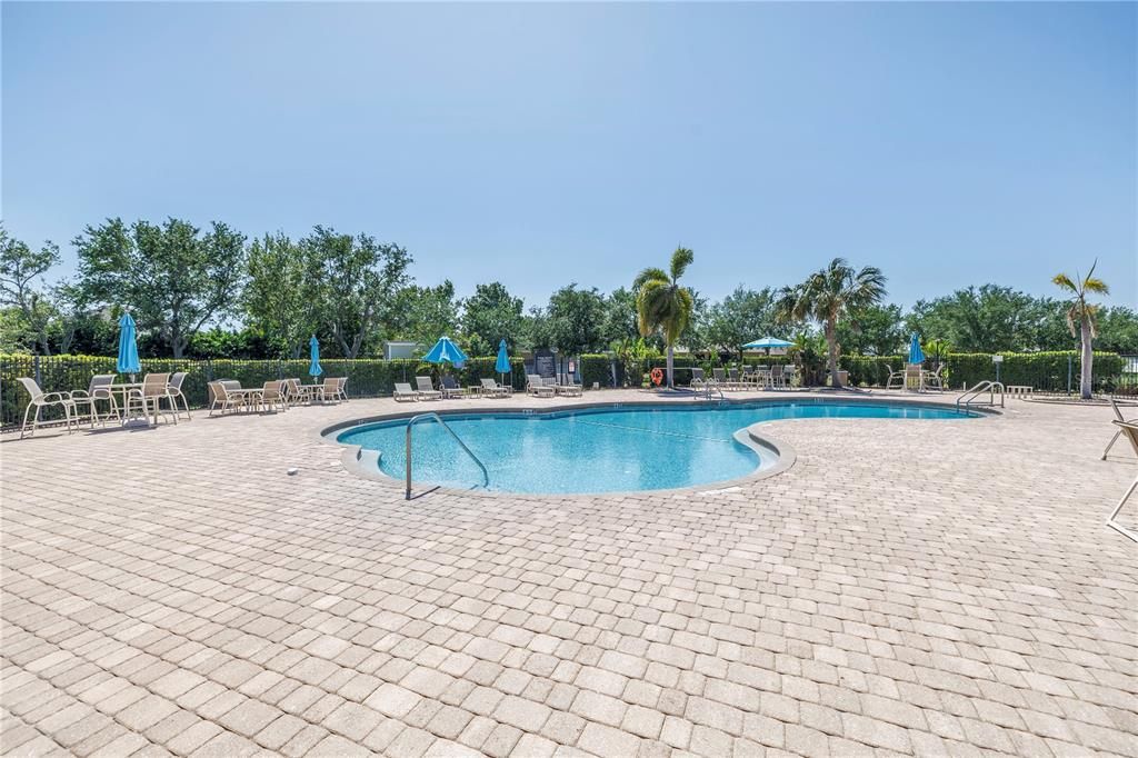 На продажу: $399,900 (4 спален, 2 ванн, 1846 Квадратных фут)