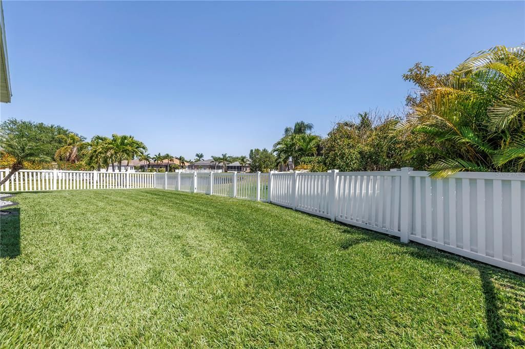 На продажу: $399,900 (4 спален, 2 ванн, 1846 Квадратных фут)