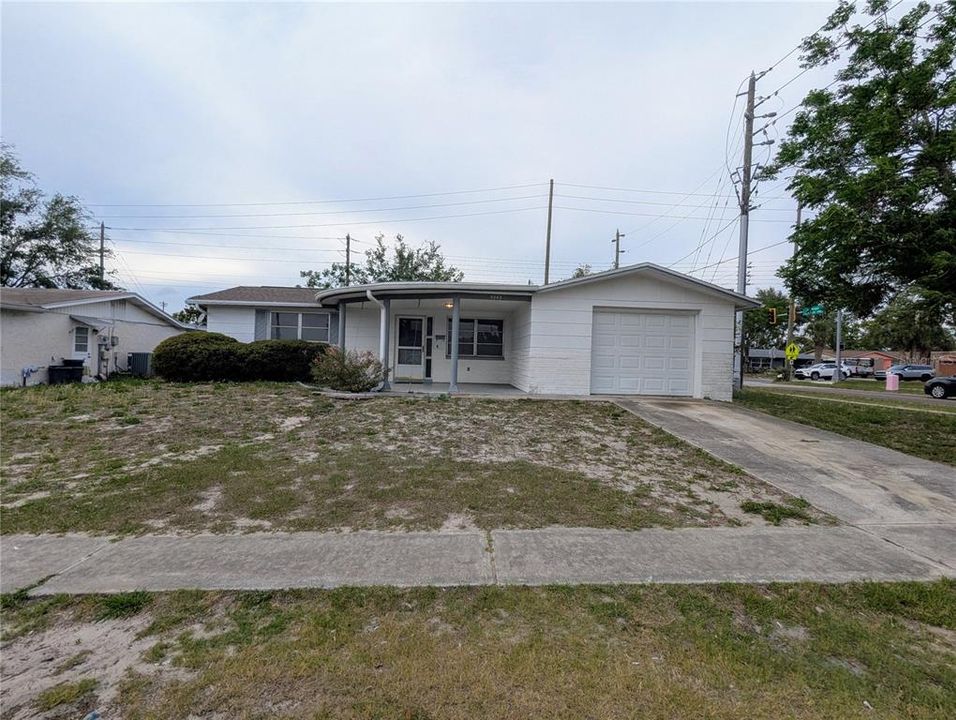 最近售出: $196,000 (2 贝兹, 1 浴室, 1088 平方英尺)