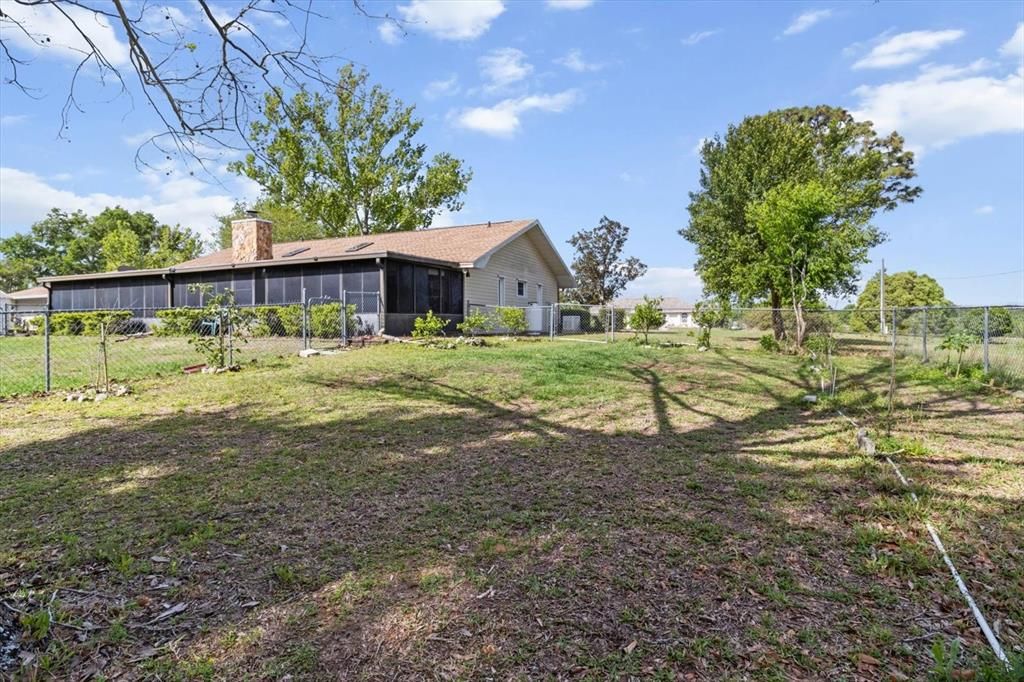 На продажу: $499,900 (4 спален, 2 ванн, 1980 Квадратных фут)