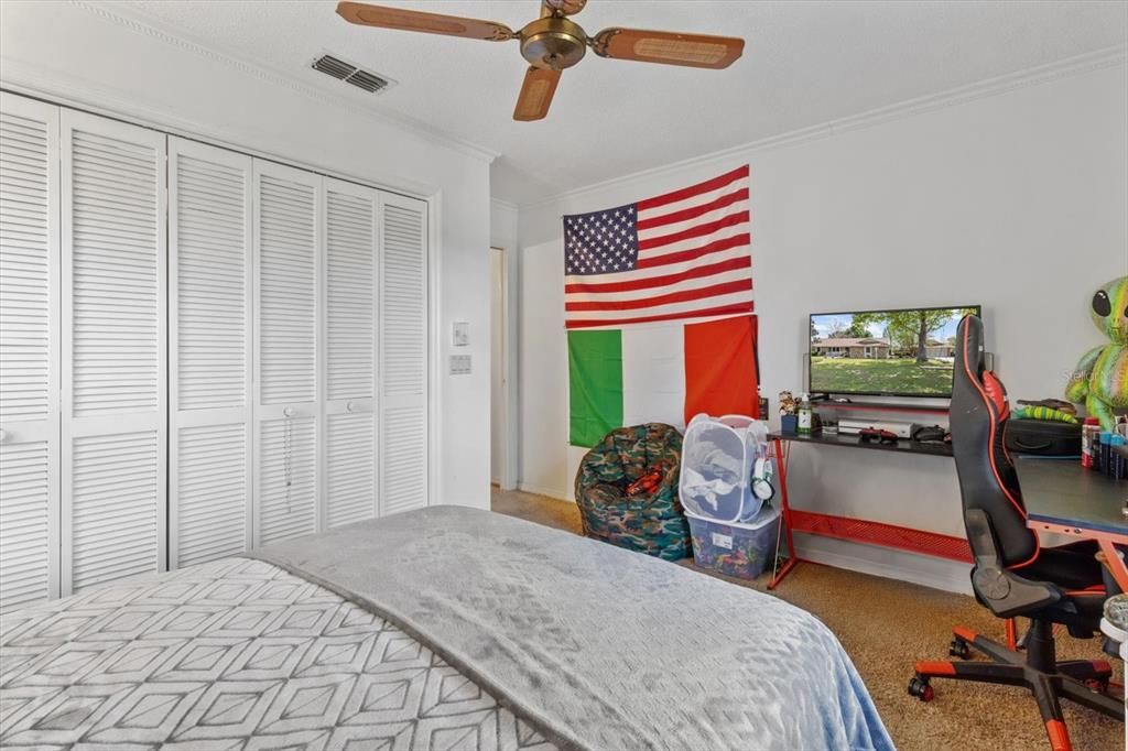 На продажу: $499,900 (4 спален, 2 ванн, 1980 Квадратных фут)