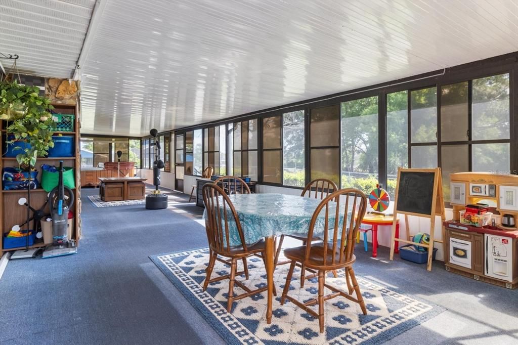 На продажу: $499,900 (4 спален, 2 ванн, 1980 Квадратных фут)