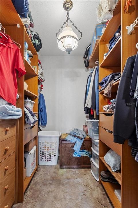 На продажу: $499,900 (4 спален, 2 ванн, 1980 Квадратных фут)