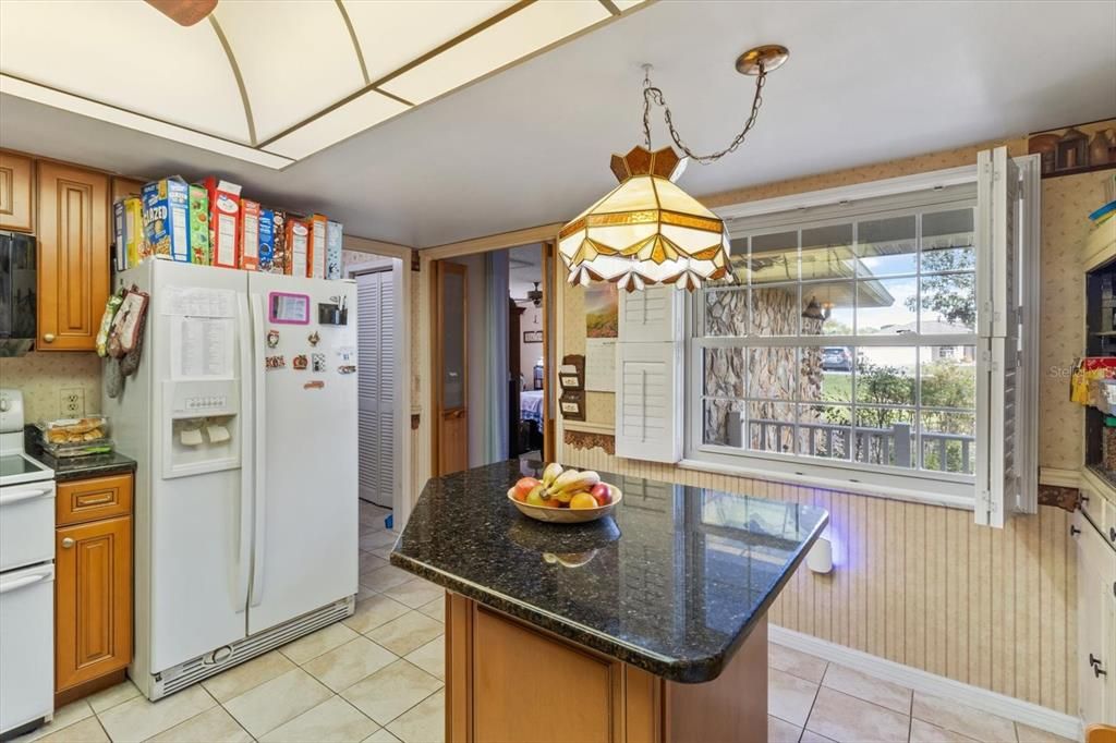 На продажу: $499,900 (4 спален, 2 ванн, 1980 Квадратных фут)