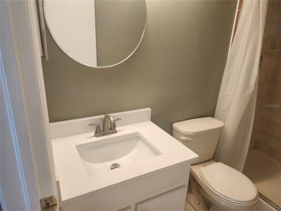 For Sale: $116,000 (2 beds, 2 baths, 1035 Square Feet)