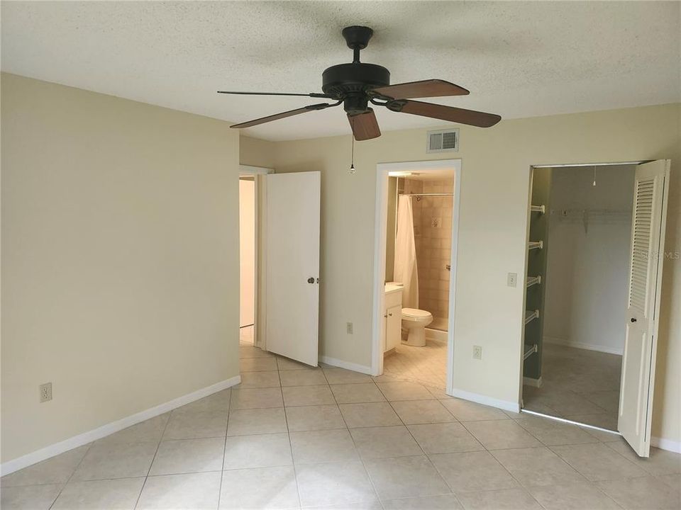 For Sale: $116,000 (2 beds, 2 baths, 1035 Square Feet)