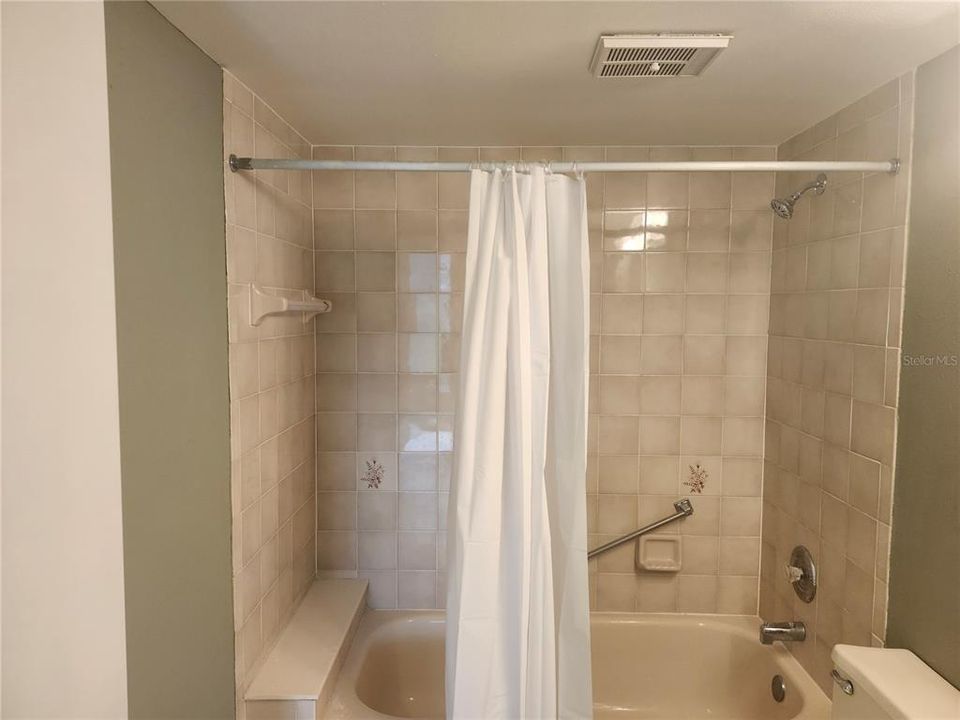 For Sale: $116,000 (2 beds, 2 baths, 1035 Square Feet)