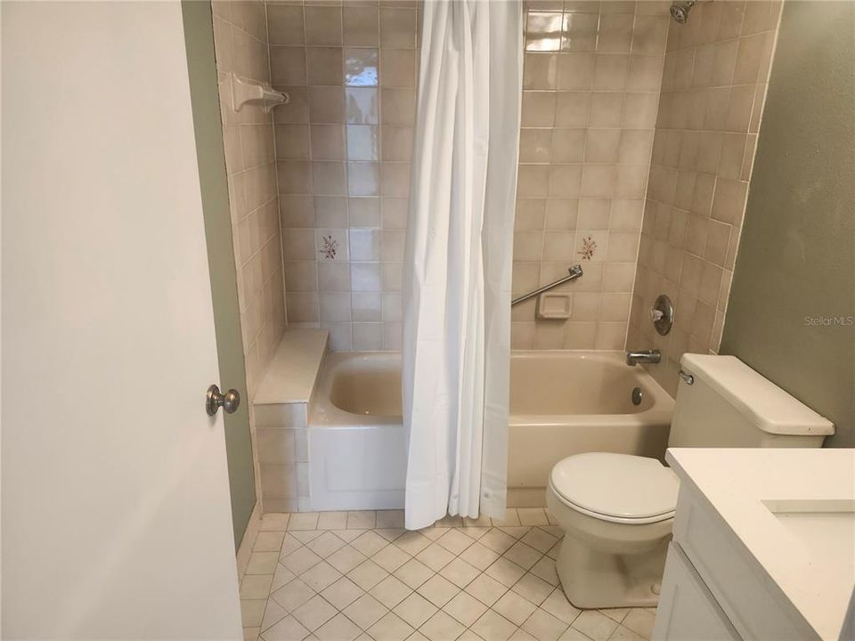 For Sale: $116,000 (2 beds, 2 baths, 1035 Square Feet)