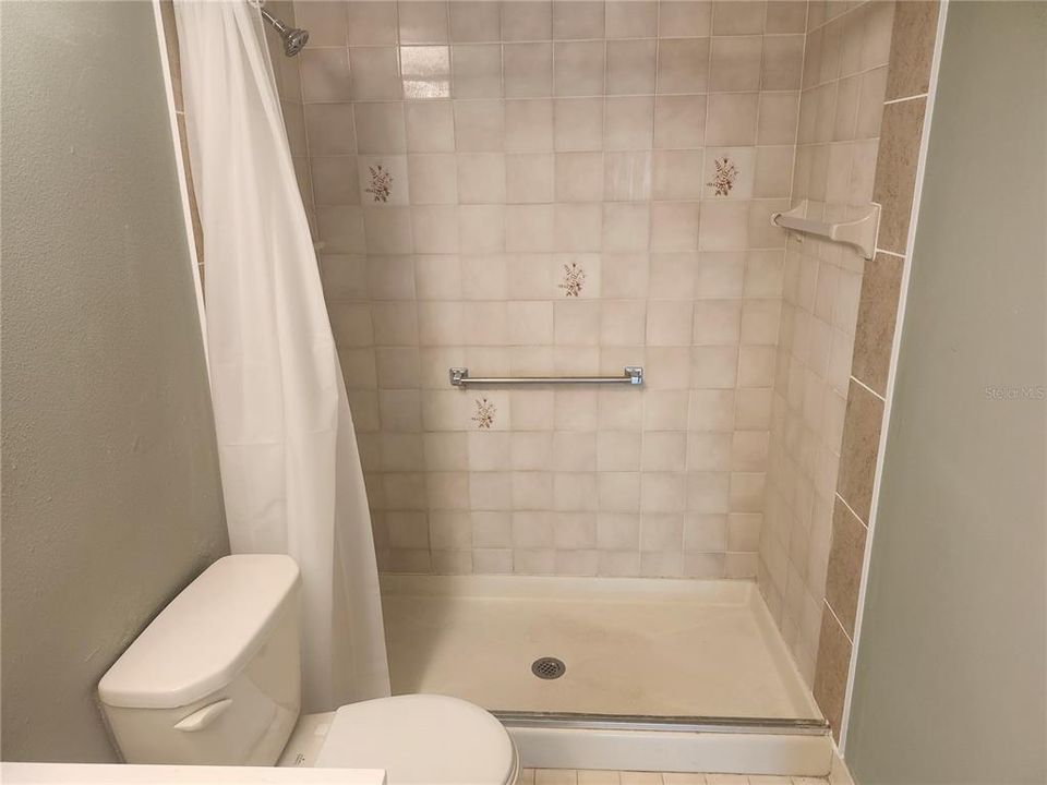 For Sale: $116,000 (2 beds, 2 baths, 1035 Square Feet)