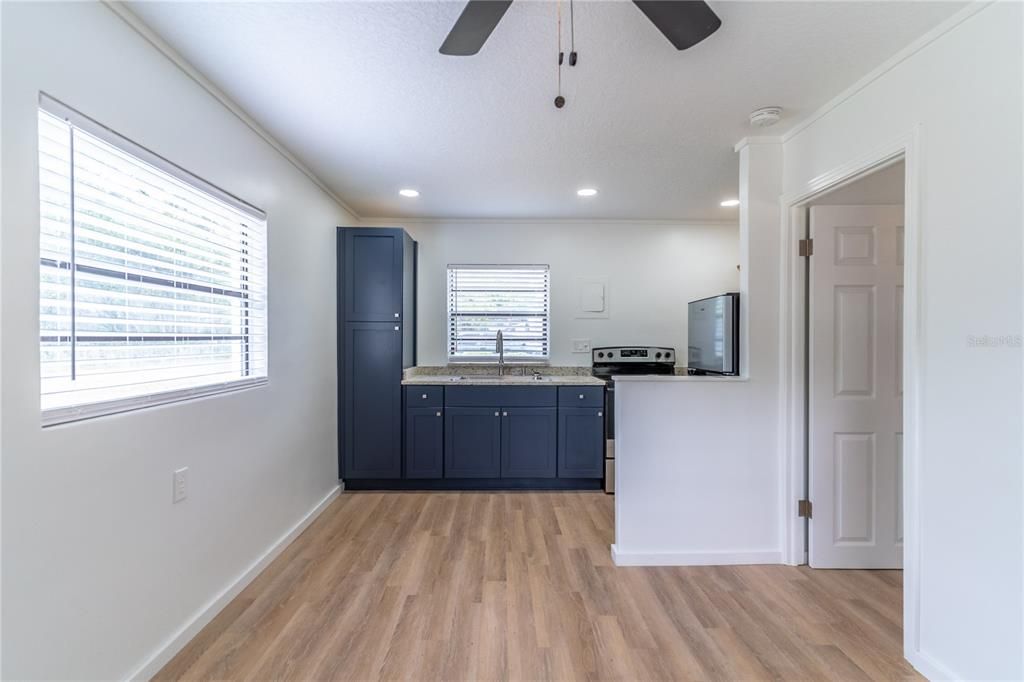 For Sale: $194,900 (2 beds, 0 baths, 720 Square Feet)