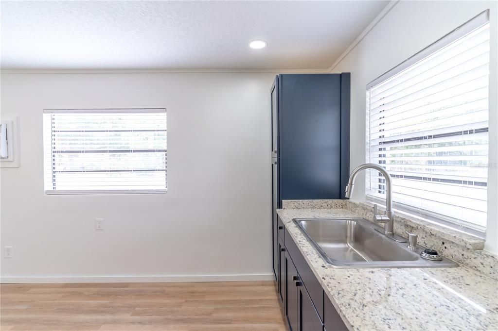 For Sale: $194,900 (2 beds, 0 baths, 720 Square Feet)