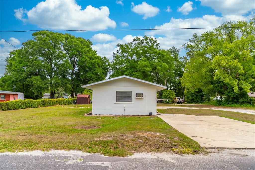 For Sale: $194,900 (2 beds, 0 baths, 720 Square Feet)