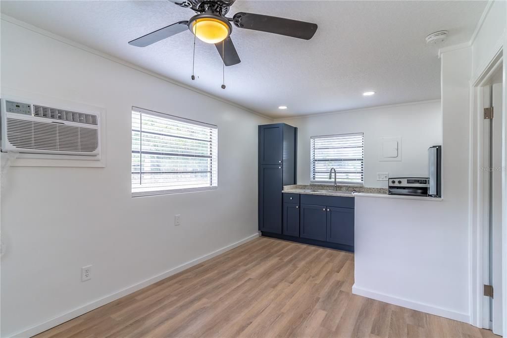 For Sale: $194,900 (2 beds, 0 baths, 720 Square Feet)