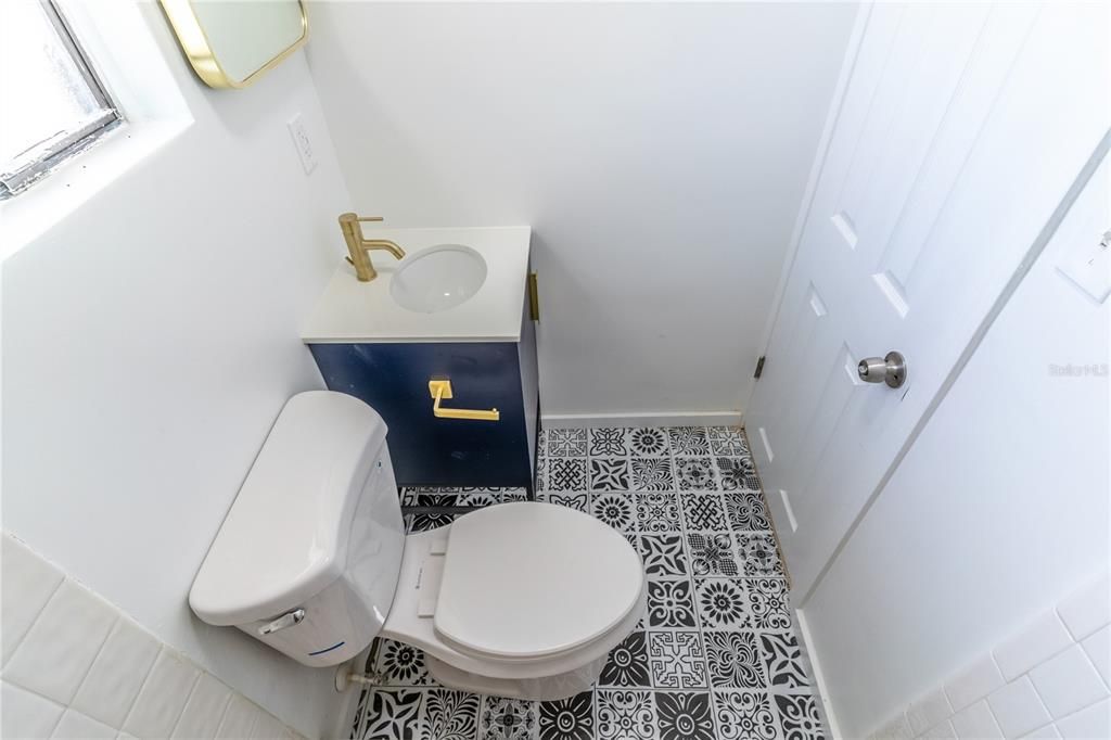 For Sale: $194,900 (2 beds, 0 baths, 720 Square Feet)