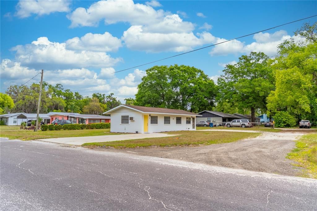 For Sale: $194,900 (2 beds, 0 baths, 720 Square Feet)