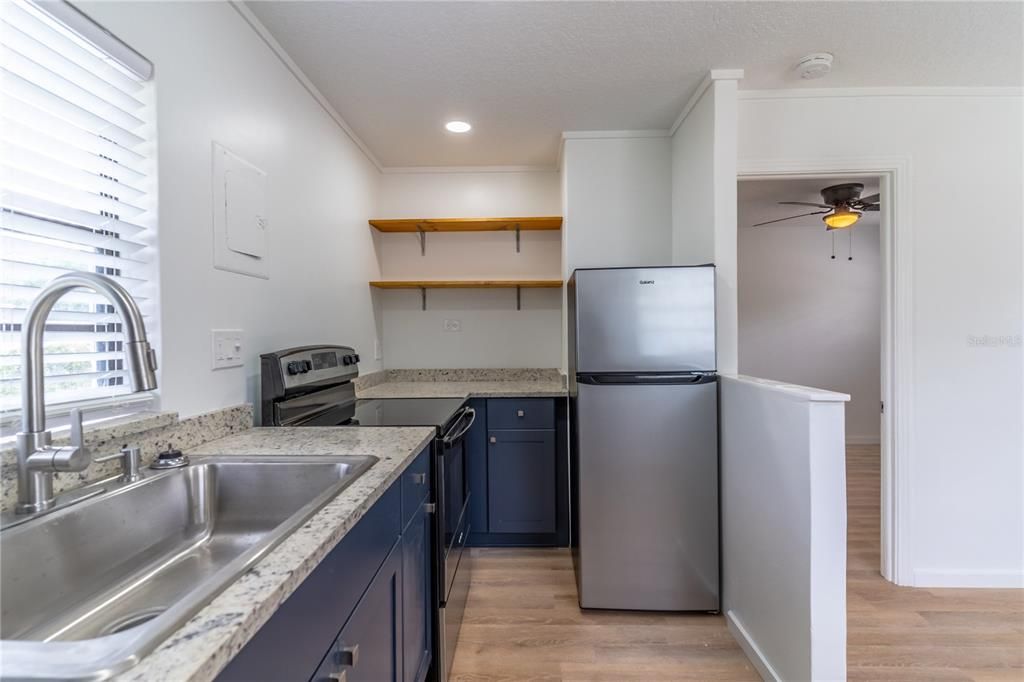 For Sale: $194,900 (2 beds, 0 baths, 720 Square Feet)