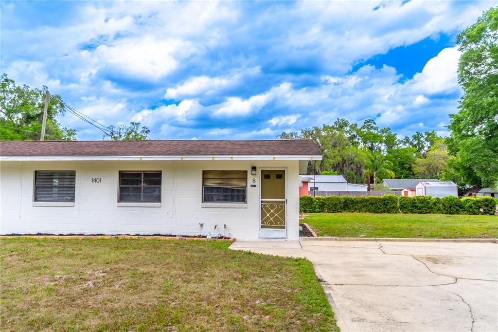 For Sale: $194,900 (2 beds, 0 baths, 720 Square Feet)