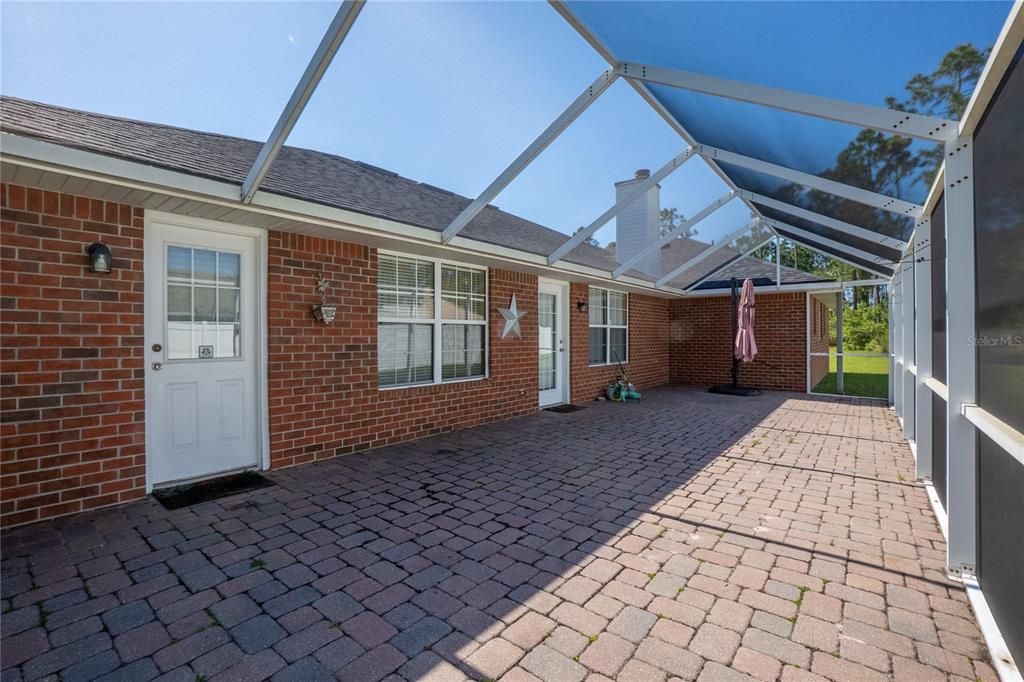 Activo con contrato: $349,000 (4 camas, 3 baños, 2973 Pies cuadrados)