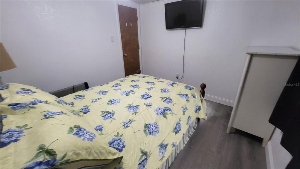 待售: $124,900 (2 贝兹, 1 浴室, 636 平方英尺)