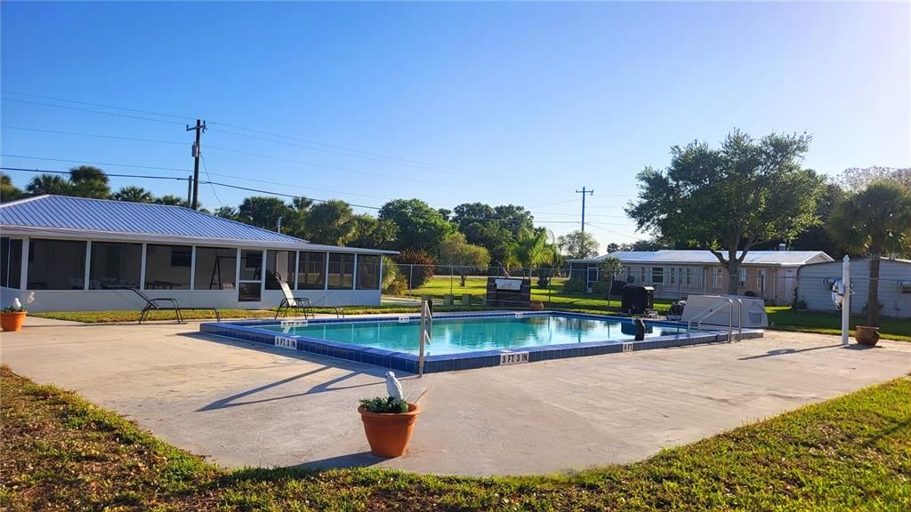 待售: $124,900 (2 贝兹, 1 浴室, 636 平方英尺)