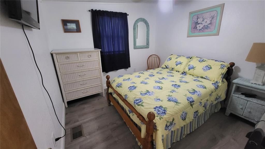 待售: $124,900 (2 贝兹, 1 浴室, 636 平方英尺)