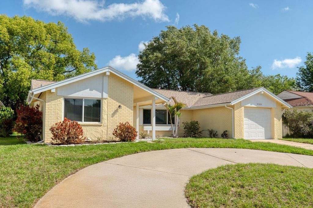 Recently Sold: $275,000 (2 beds, 2 baths, 1348 Square Feet)