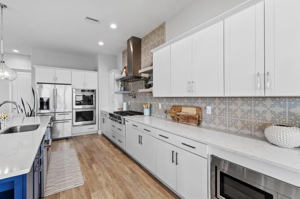 For Sale: $2,500,000 (3 beds, 2 baths, 4205 Square Feet)