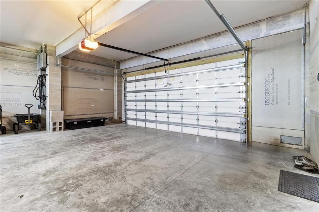 For Sale: $2,500,000 (3 beds, 2 baths, 4205 Square Feet)