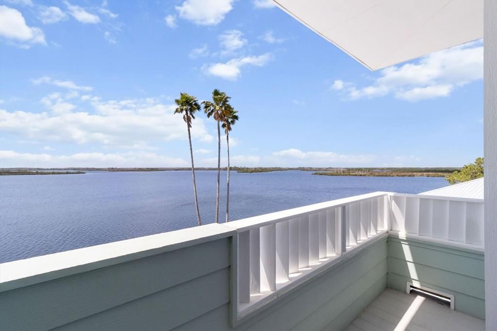 For Sale: $2,500,000 (3 beds, 2 baths, 4205 Square Feet)