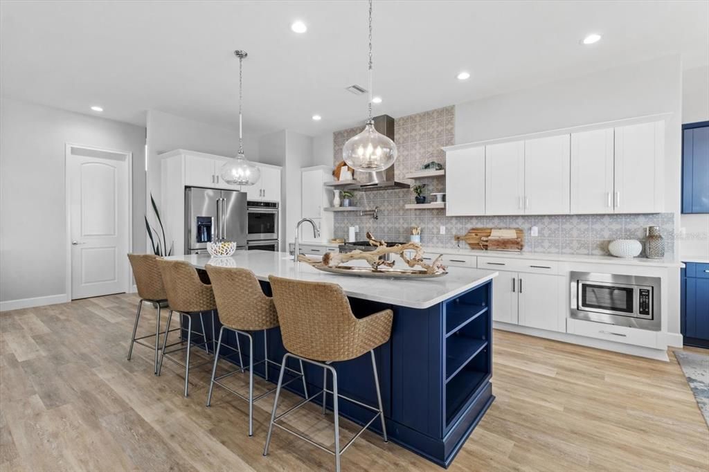 For Sale: $2,500,000 (3 beds, 2 baths, 4205 Square Feet)