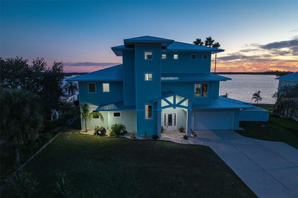 For Sale: $2,500,000 (3 beds, 2 baths, 4205 Square Feet)