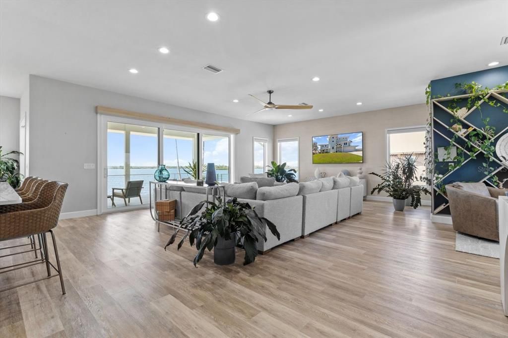 For Sale: $2,500,000 (3 beds, 2 baths, 4205 Square Feet)