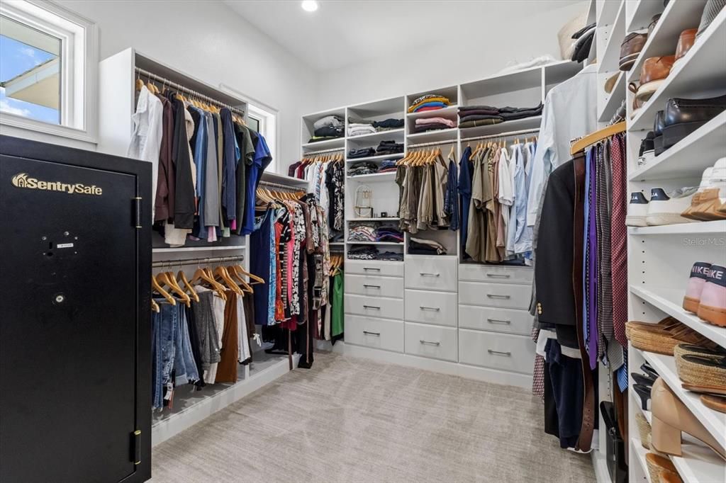 For Sale: $2,500,000 (3 beds, 2 baths, 4205 Square Feet)