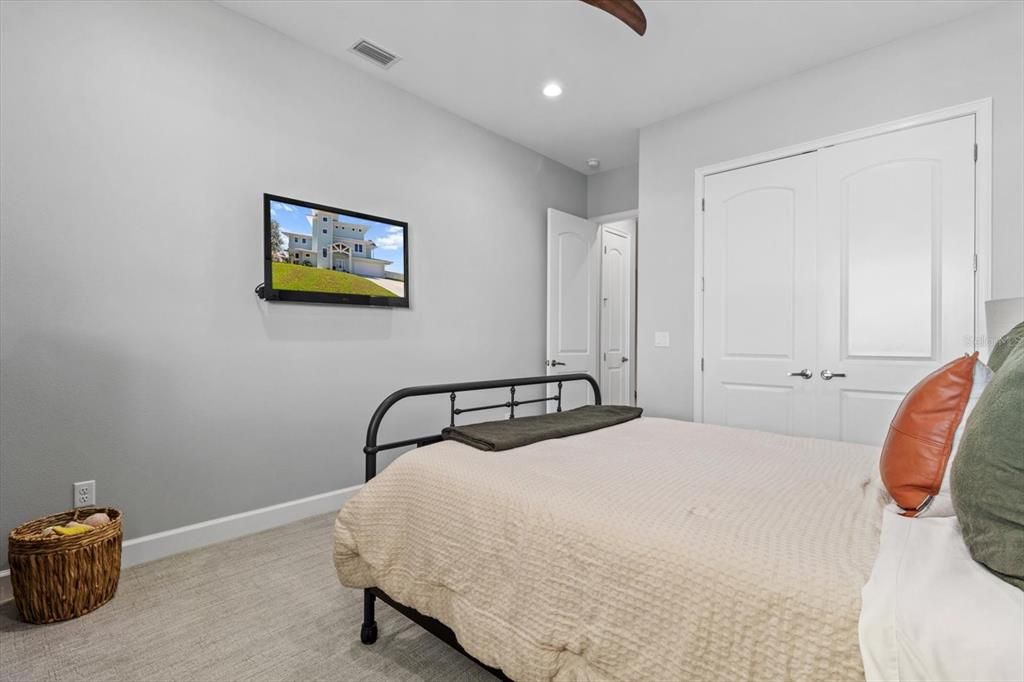 For Sale: $2,500,000 (3 beds, 2 baths, 4205 Square Feet)