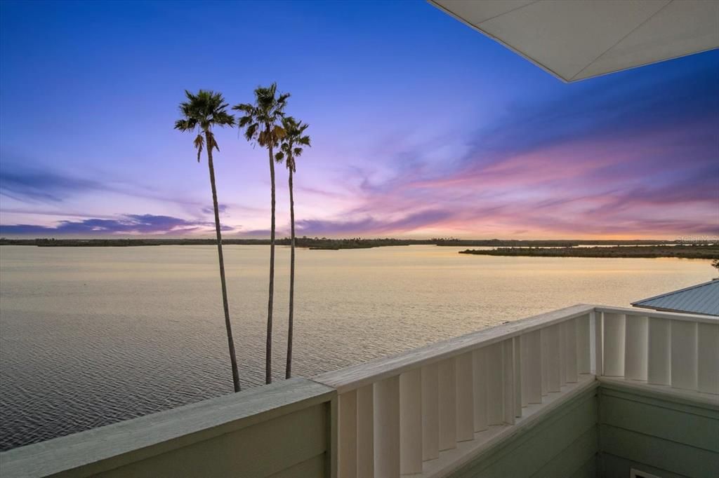 For Sale: $2,500,000 (3 beds, 2 baths, 4205 Square Feet)