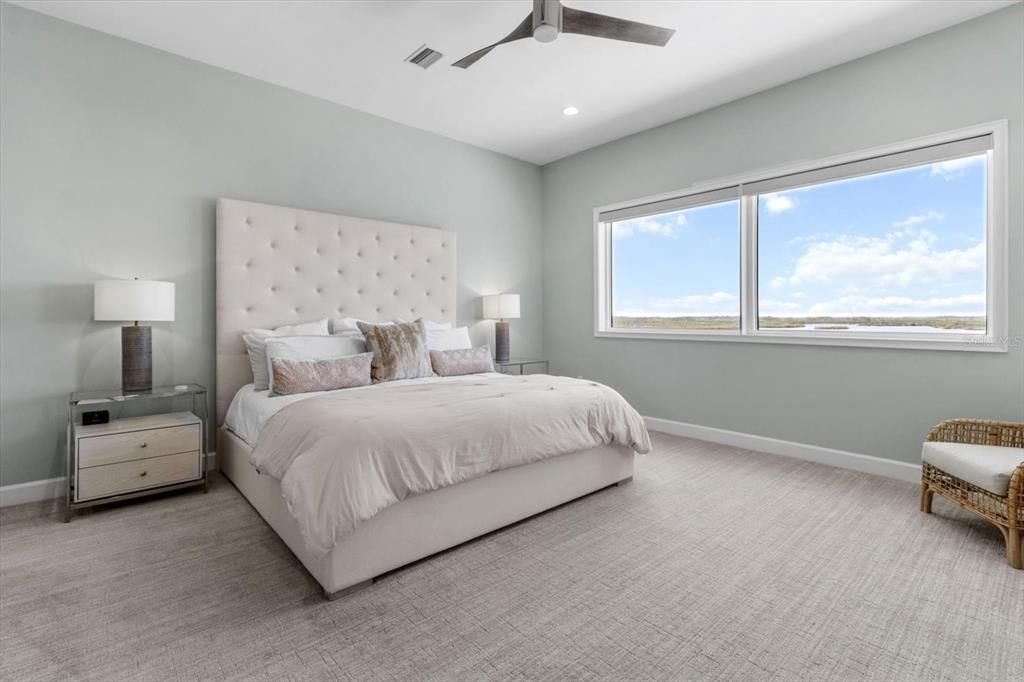 For Sale: $2,500,000 (3 beds, 2 baths, 4205 Square Feet)