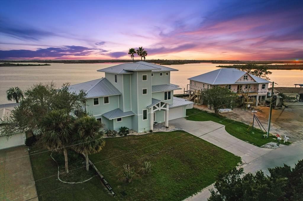 For Sale: $2,500,000 (3 beds, 2 baths, 4205 Square Feet)