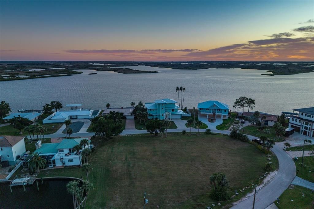 For Sale: $2,500,000 (3 beds, 2 baths, 4205 Square Feet)