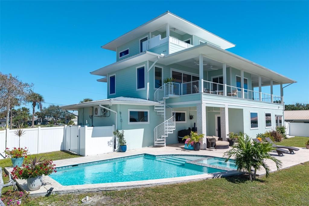 For Sale: $2,500,000 (3 beds, 2 baths, 4205 Square Feet)