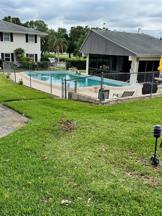 待售: $99,900 (2 贝兹, 1 浴室, 724 平方英尺)