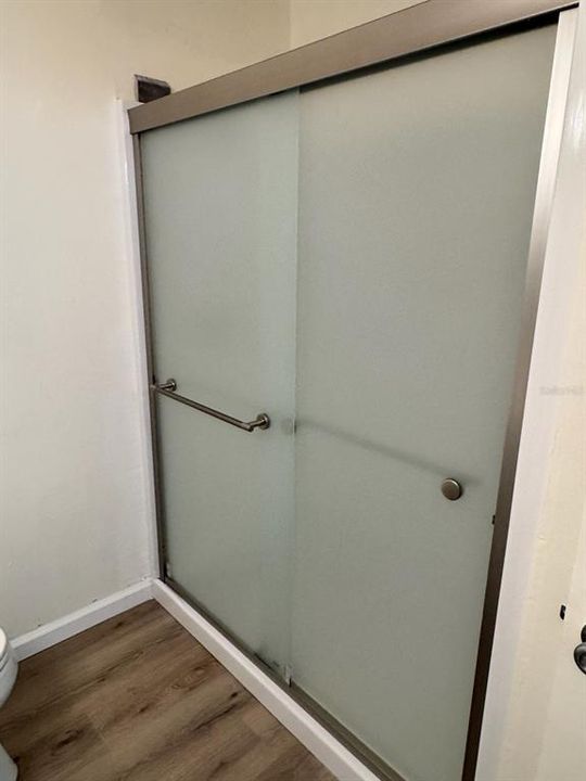 待售: $99,900 (2 贝兹, 1 浴室, 724 平方英尺)