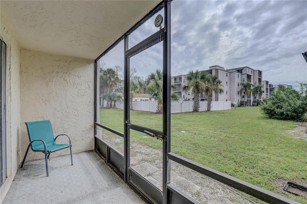 For Sale: $104,900 (2 beds, 1 baths, 720 Square Feet)