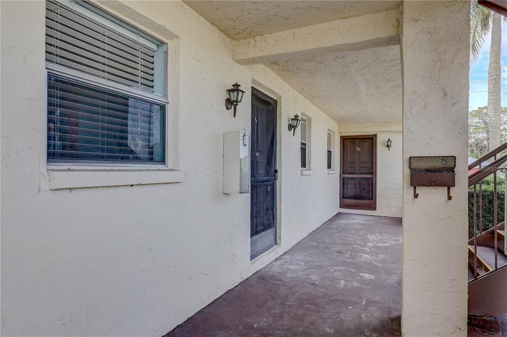 For Sale: $104,900 (2 beds, 1 baths, 720 Square Feet)