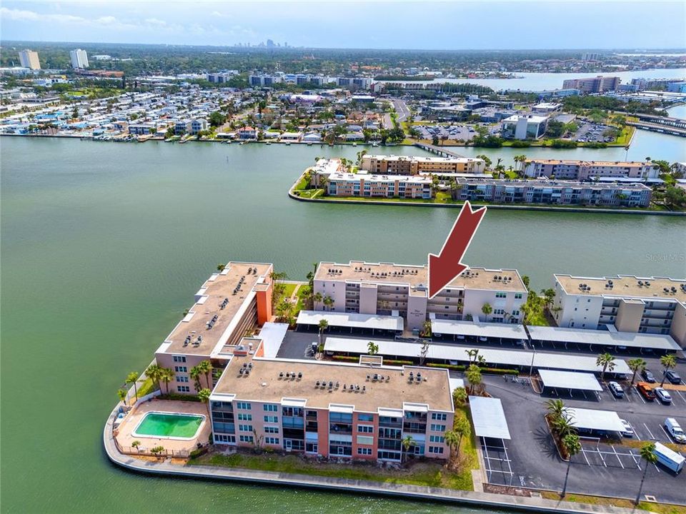 Active With Contract: $160,000 (1 beds, 1 baths, 600 Square Feet)