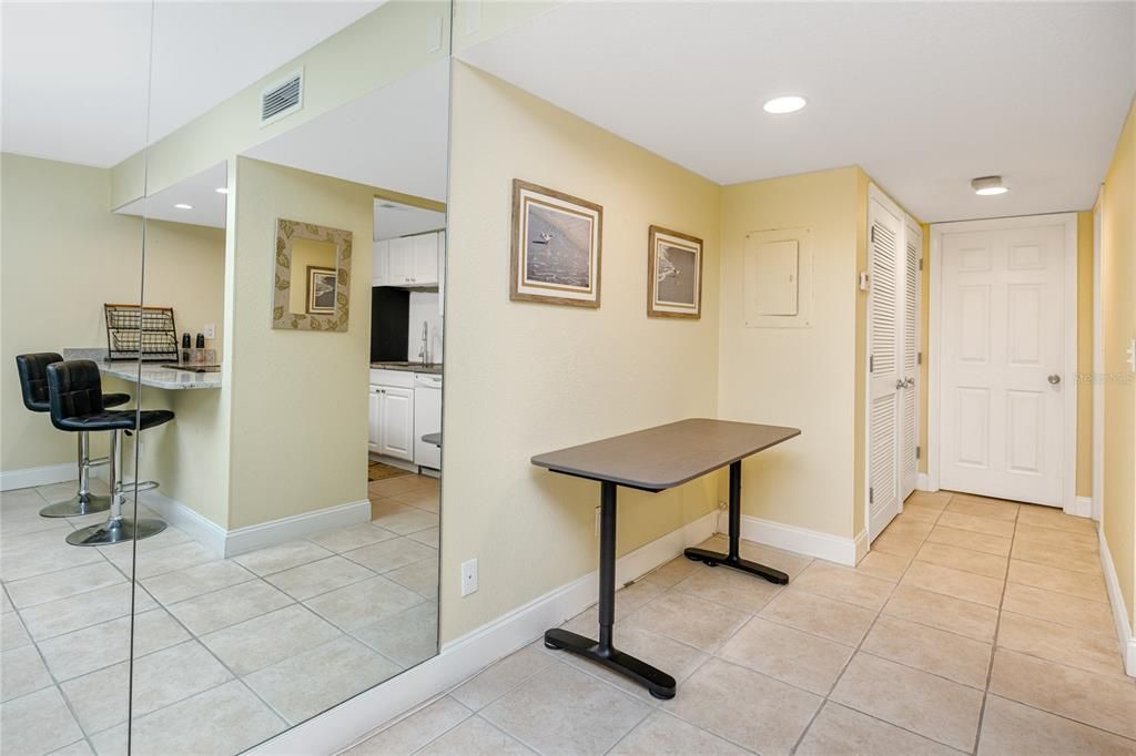Active With Contract: $160,000 (1 beds, 1 baths, 600 Square Feet)