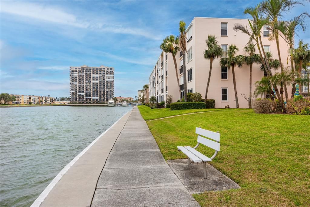 Active With Contract: $160,000 (1 beds, 1 baths, 600 Square Feet)