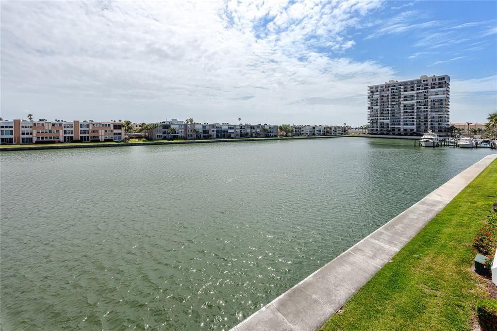 Active With Contract: $160,000 (1 beds, 1 baths, 600 Square Feet)