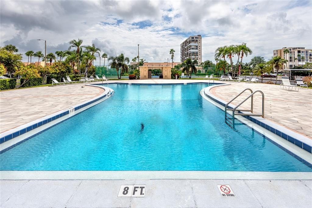 Active With Contract: $160,000 (1 beds, 1 baths, 600 Square Feet)