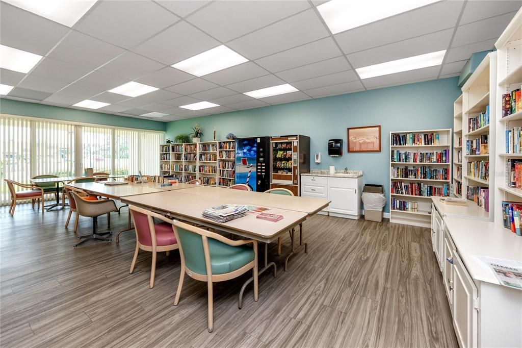 Active With Contract: $160,000 (1 beds, 1 baths, 600 Square Feet)